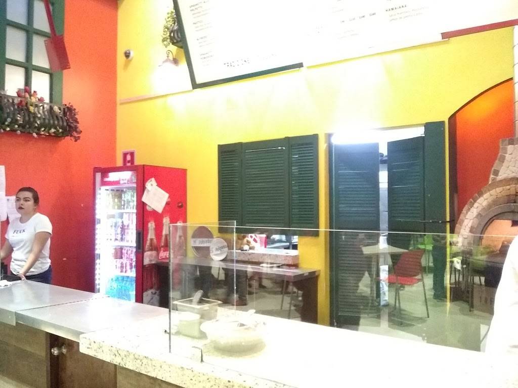 Pizzería IANUCA | restaurant | Carretera, Tijuana - Tecate 25420, Paseos del Vergel, El Refugio, 22245 Tijuana, B.C., Mexico | 016649764373 OR +52 664 976 4373