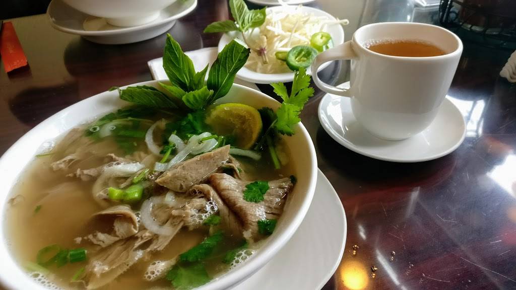 Rose Pho | restaurant | 19865 1st Ave S #302, Normandy Park, WA 98148, USA | 2065922451 OR +1 206-592-2451