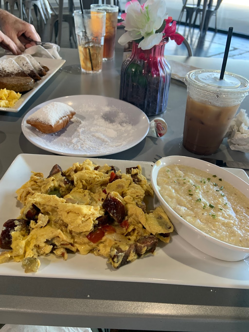 Azaleas | restaurant | 750 Colonial Promenade Pkwy Suite 5200, Alabaster, AL 35007, USA | 2053969634 OR +1 205-396-9634