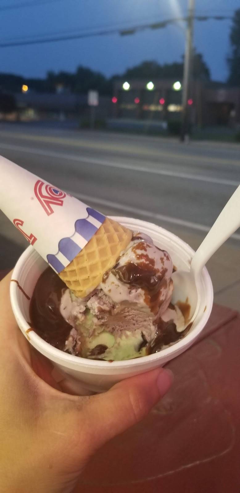 Carols Dairy Bar | restaurant | 310 Summer St, Fitchburg, MA 01420, USA | 9783429675 OR +1 978-342-9675