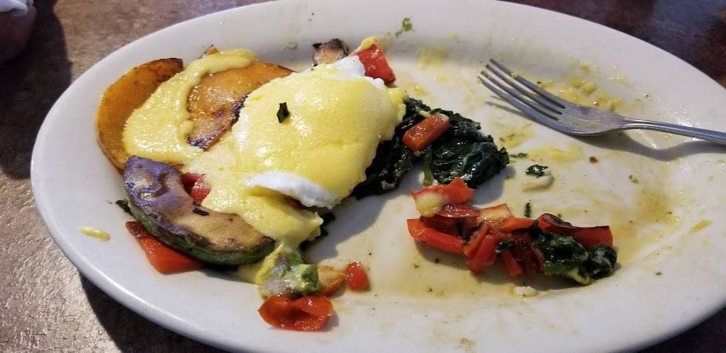 Eggie’s | restaurant | 6 Main St, Atkinson, NH 03811, USA | 6034891858 OR +1 603-489-1858