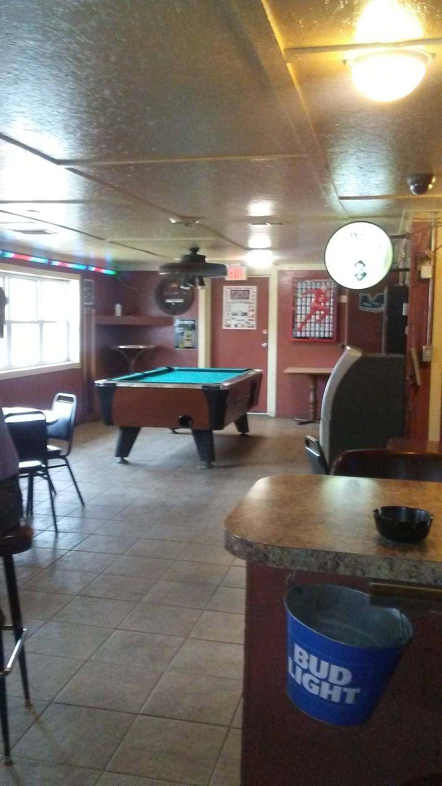 Sneakers Pub | restaurant | 6605 US-50, Montgomery, IN 47558, USA | 8124862597 OR +1 812-486-2597