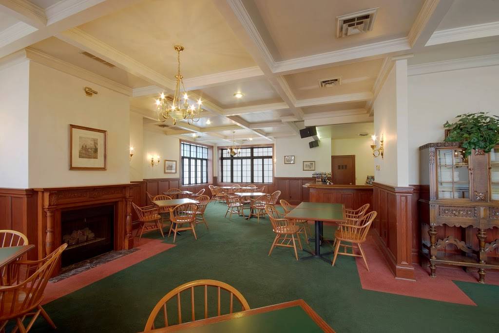 The Park Club Of Kalamazoo | restaurant | 219 W South St, Kalamazoo, MI 49007, USA | 2693810876 OR +1 269-381-0876