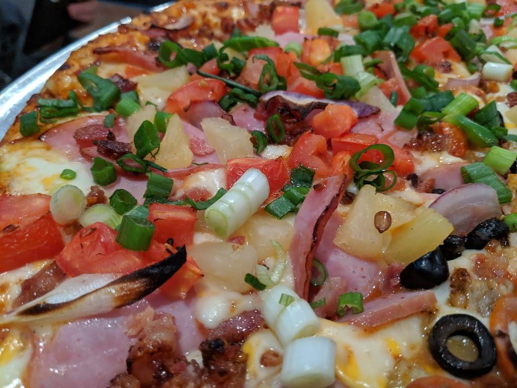 Round Table Pizza | meal delivery | 496 Tres Pinos Rd, Hollister, CA 95023, USA | 8316377444 OR +1 831-637-7444