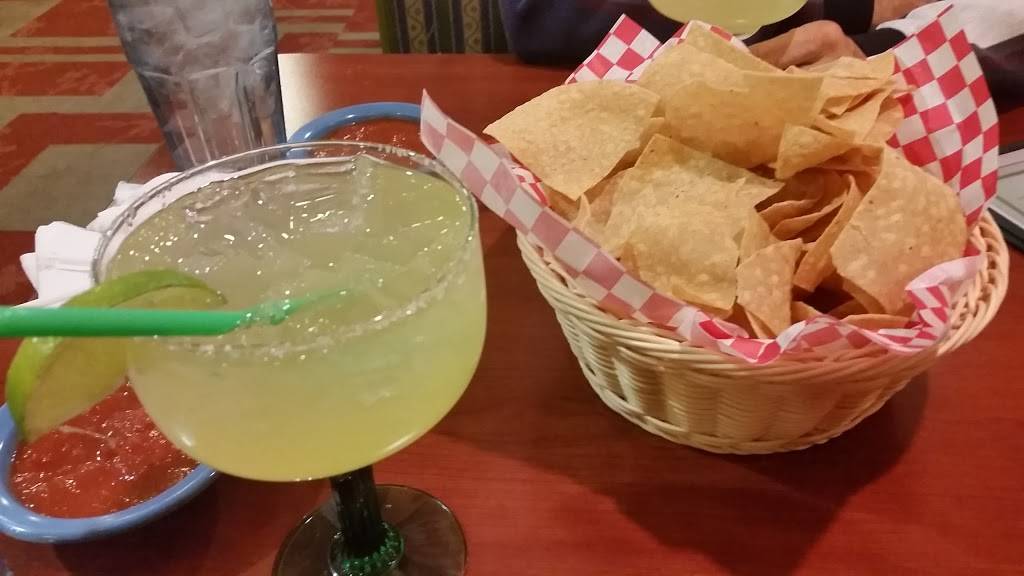 El Maguey | restaurant | 1221 N Rock Rd, Derby, KS 67037, USA | 3166138806 OR +1 316-613-8806