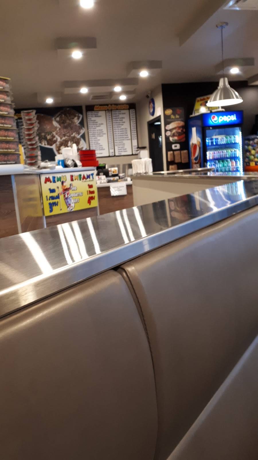 Restaurant La Belle Province Express | restaurant | 760 Rue Notre-Dame, Repentigny, QC J5Y 1B6, Canada | 4506546965 OR +1 450-654-6965