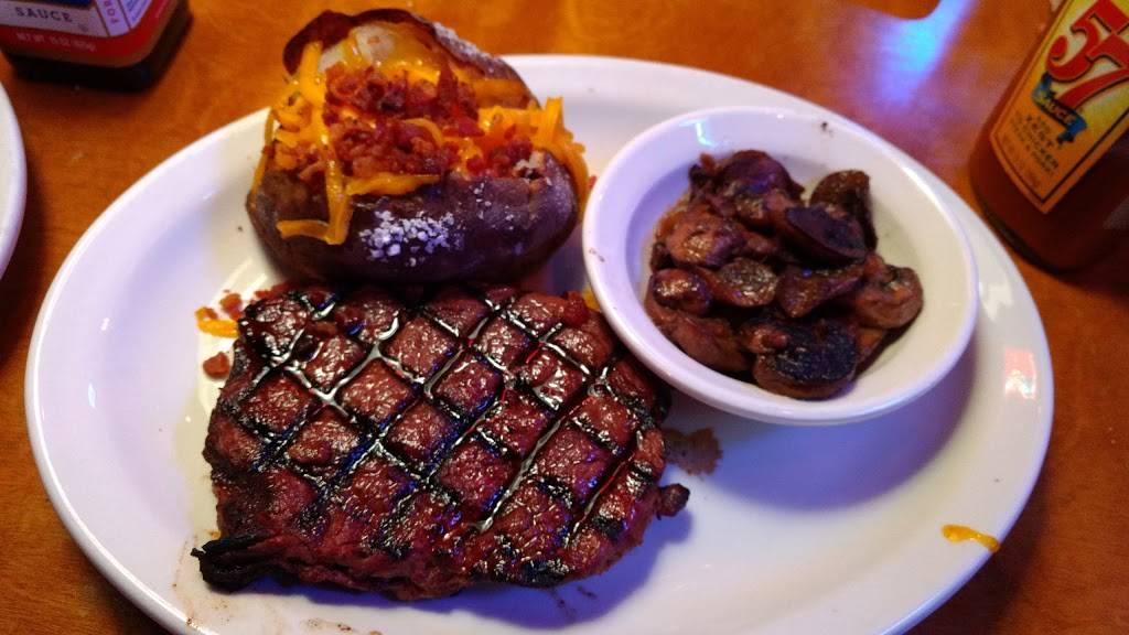 Texas Roadhouse | restaurant | 13830 I-35, Live Oak, TX 78233, USA | 2109674998 OR +1 210-967-4998