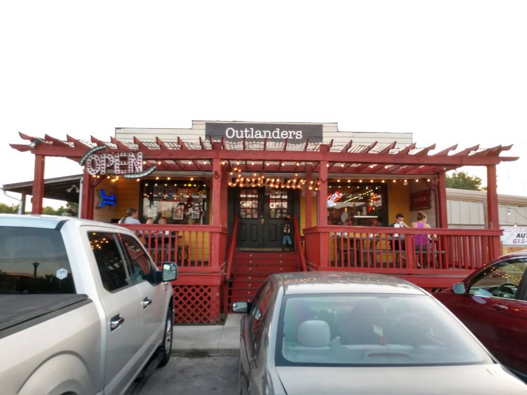 Outlanders Southern Chicken | restaurant | 7215 Nolensville Rd, Nolensville, TN 37135, USA | 6152837975 OR +1 615-283-7975