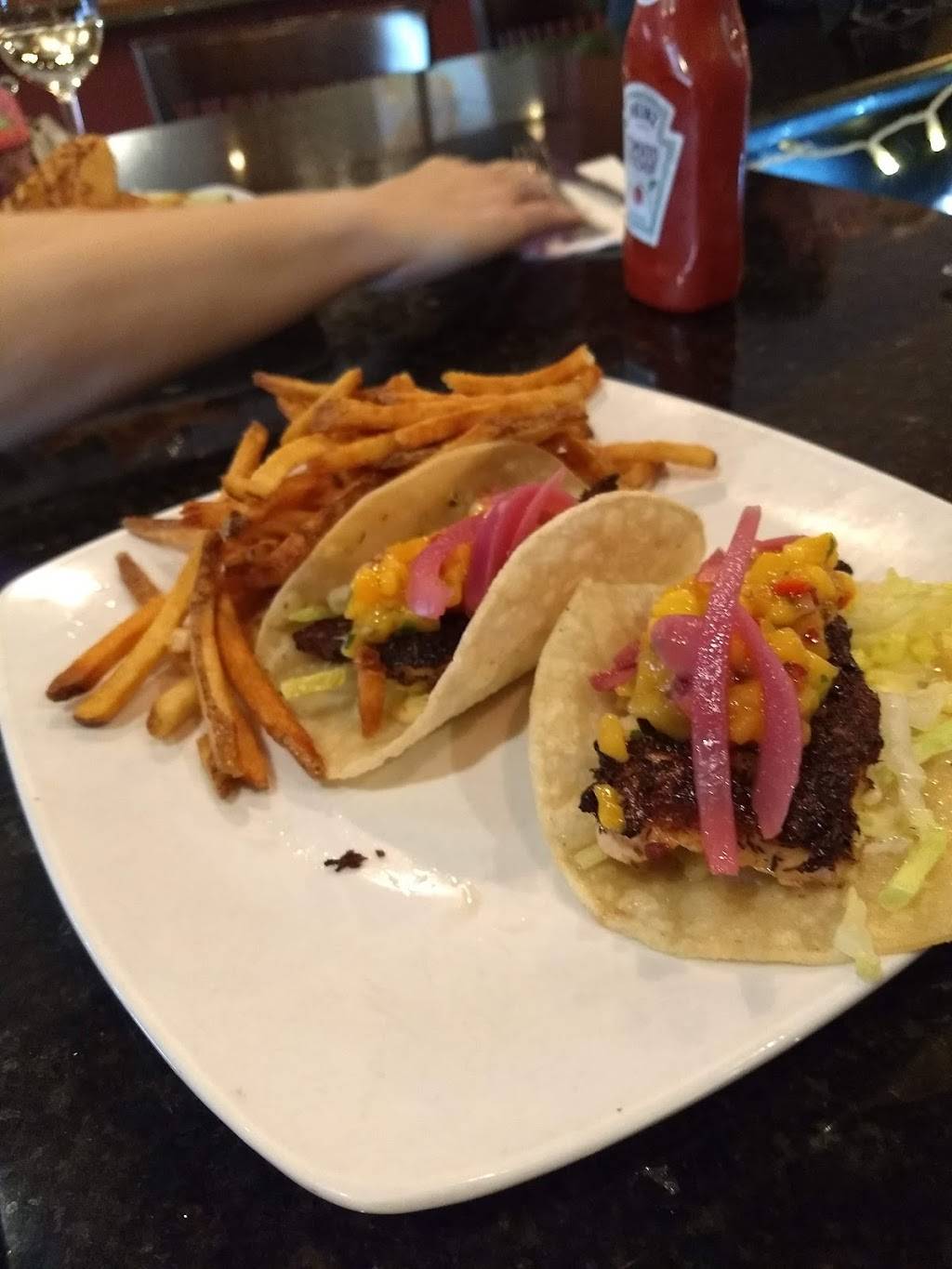 Loretta | restaurant | 15 Pleasant St, Newburyport, MA 01950, USA | 9784630000 OR +1 978-463-0000