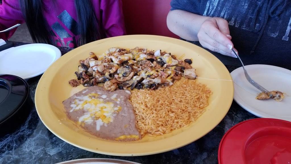 Herradura Family Mexican Restaurant | restaurant | 965 E Frontage Rd, Litchfield, MN 55355, USA | 3206939083 OR +1 320-693-9083
