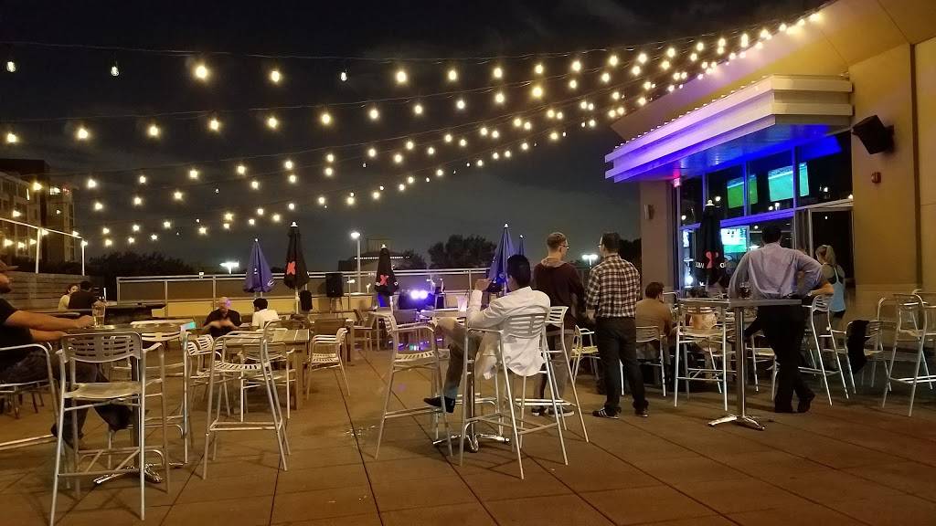 Calhouns Rooftop | restaurant | 4701 Calhoun Rd #200, Houston, TX 77004, USA | 8326498849 OR +1 832-649-8849