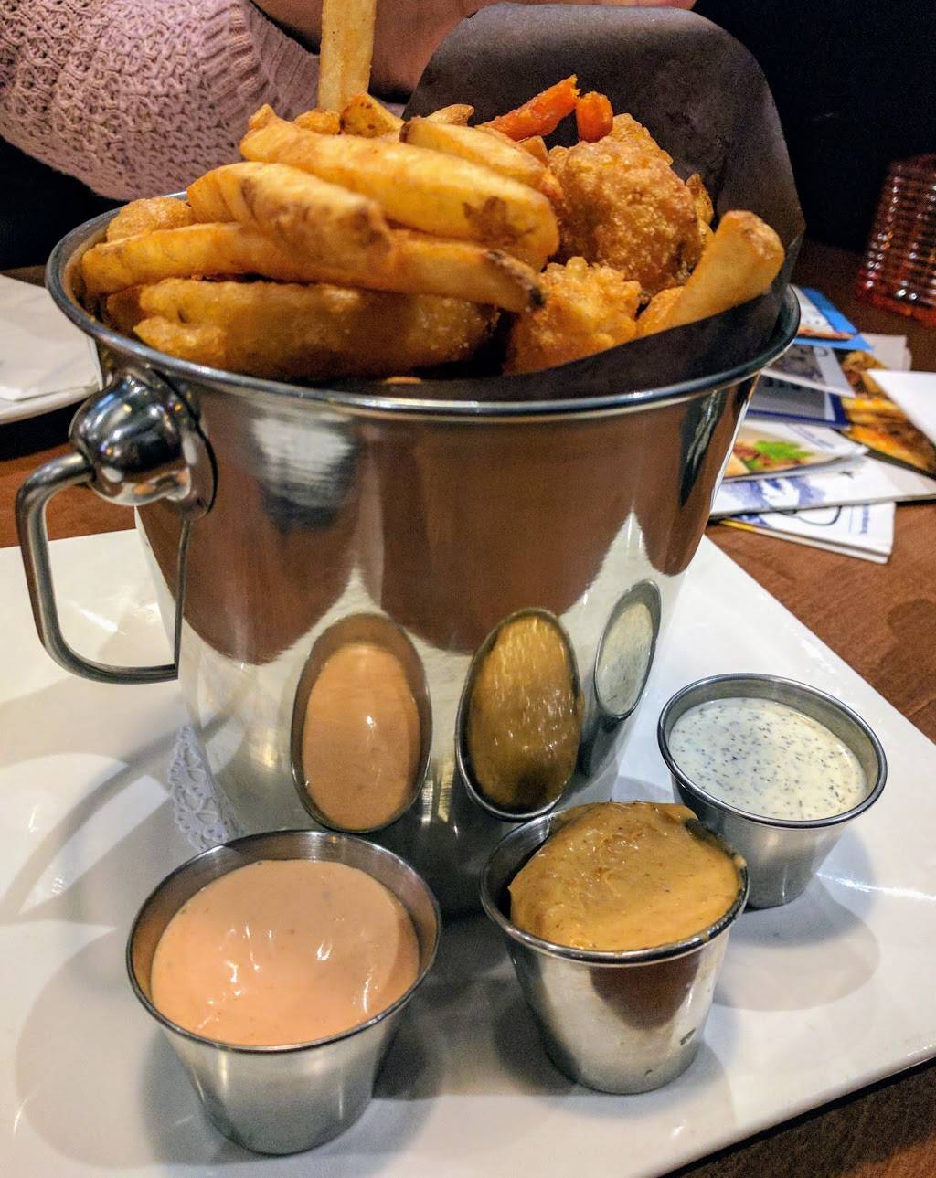 Squire & Firkin | restaurant | 3335 Bloor St W, Etobicoke, ON M8X 1E9, Canada | 4162336531 OR +1 416-233-6531