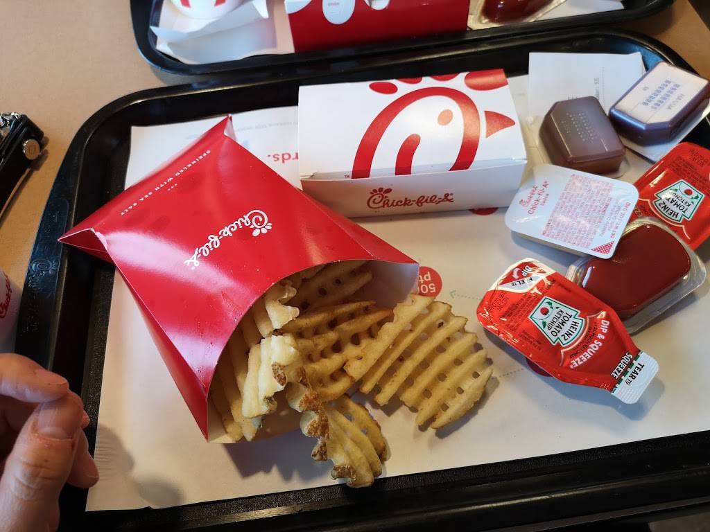 Chick-fil-A | restaurant | 14730 W Colfax Ave, Lakewood, CO 80401, USA | 3032711131 OR +1 303-271-1131