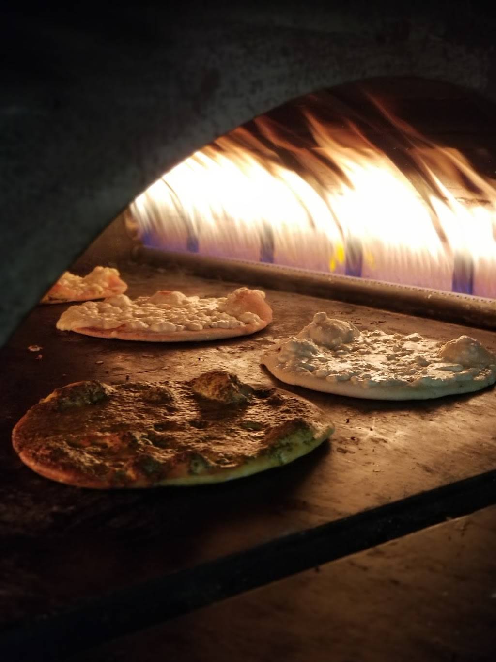 ManaEesh | restaurant | 2653 W Park Row Dr, Arlington, TX 76013, USA | 8176172232 OR +1 817-617-2232