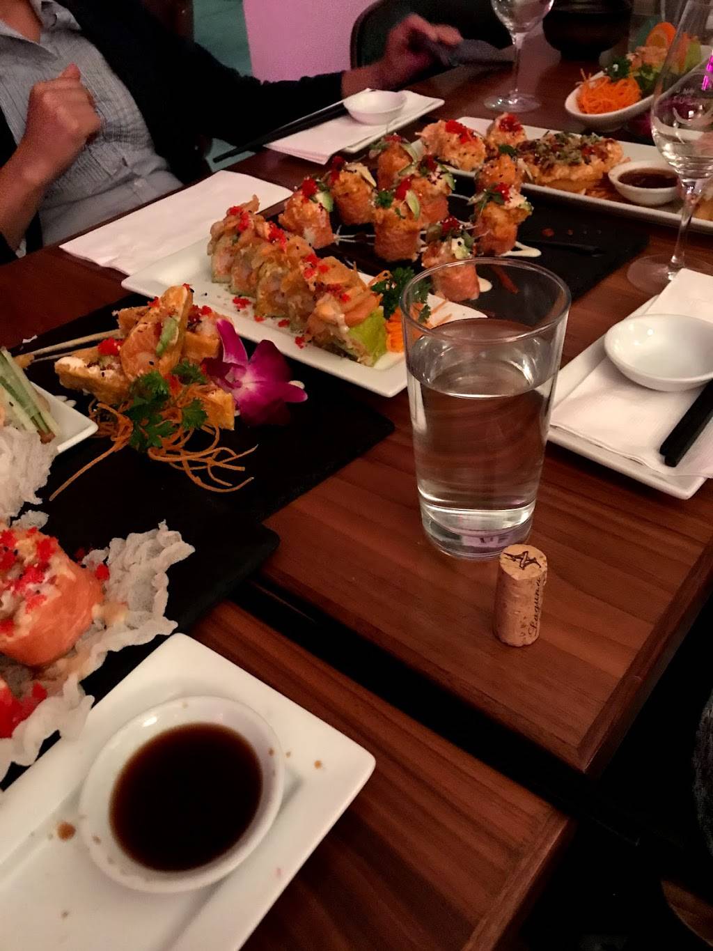 Uni Sushi | restaurant | 210 Boul Jean-Leman, Candiac, QC J5R 6E6, Canada | 4506199888 OR +1 450-619-9888