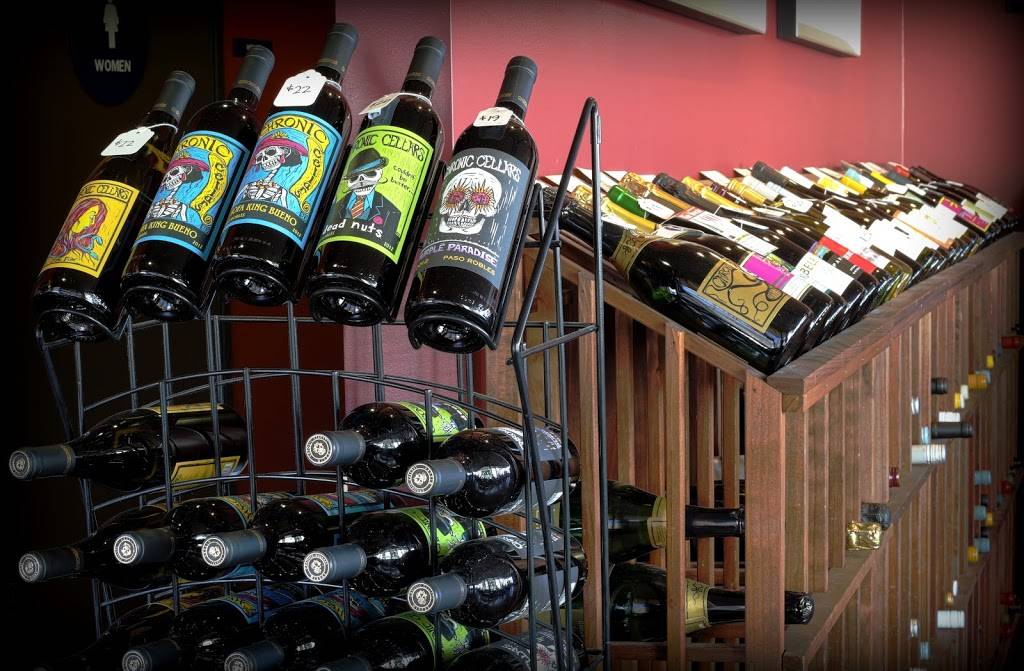 The Wine Pub | restaurant | 2907 Shelter Island Dr #108, San Diego, CA 92106, USA | 6197589325 OR +1 619-758-9325