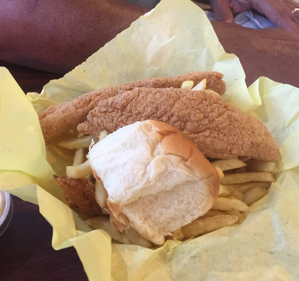 Louisiana Famous Fried Chicken | restaurant | 9208 E R L Thornton Fwy #120, Dallas, TX 75228, USA | 2143275394 OR +1 214-327-5394