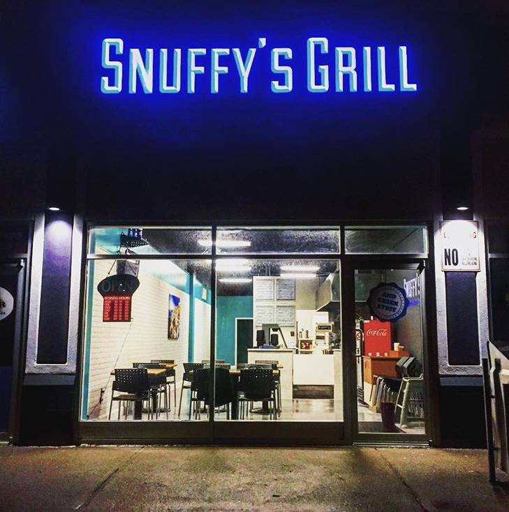 Snuffys Grill | restaurant | 3555 Thickson Road North, Whitby, ON L1R 2H1, Canada | 9052406990 OR +1 905-240-6990