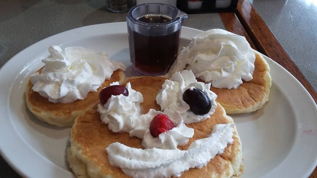 Mayberry Junction | restaurant | 390 N Locust St, Manteno, IL 60950, USA | 8154683811 OR +1 815-468-3811