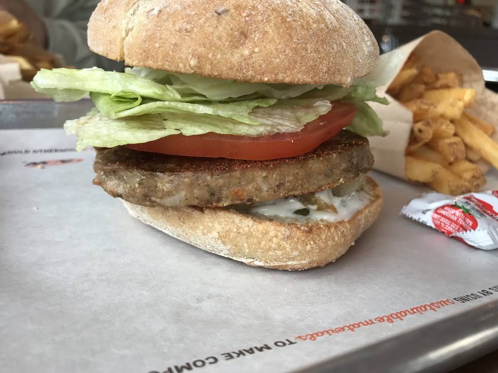 A&W | restaurant | 6061 Northfront Rd, Livermore, CA 94551, USA | 9254479977 OR +1 925-447-9977