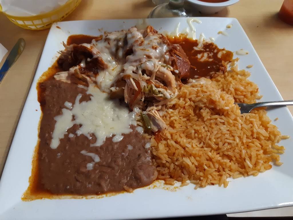 Don Carlos Authentic Mexican Restaurant | restaurant | 150 W Yoakum Ave, Chaffee, MO 63740, USA | 5733189222 OR +1 573-318-9222