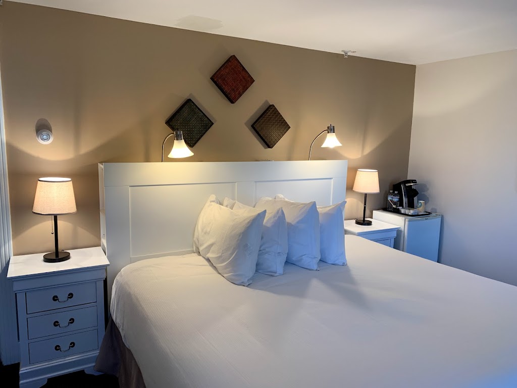 Pilgrim House & Landing Restaurant | restaurant | 336 Commercial St, Provincetown, MA 02657, USA | 5084876424 OR +1 508-487-6424