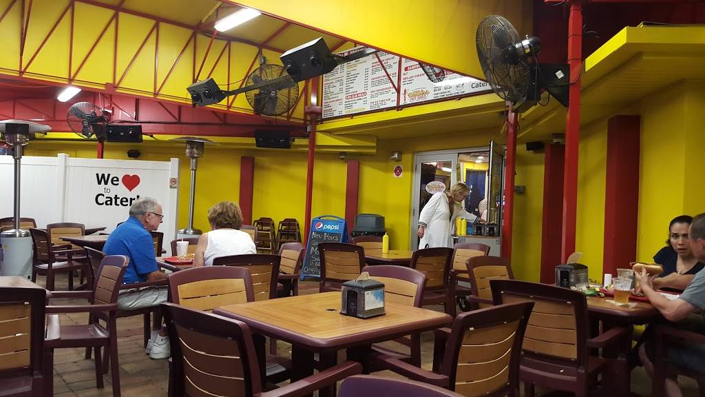 Webbers Hot Dogs | restaurant | 3590 Webber St, Sarasota, FL 34239, USA | 9419259608 OR +1 941-925-9608