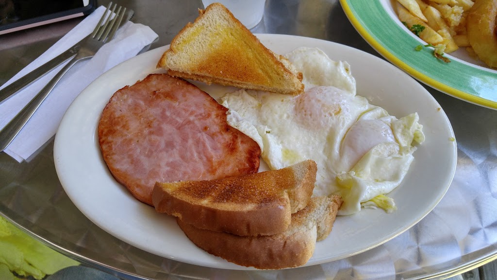 Tuggles Gap Restaurant & Motel | restaurant | 3351 Parkway Ln S, Floyd, VA 24091, USA | 5407453402 OR +1 540-745-3402