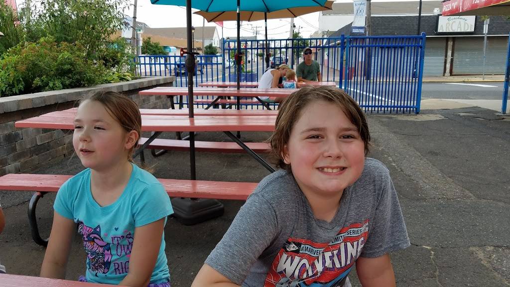 Pizza V | restaurant | 52 Beachway Ave, Keansburg, NJ 07734, USA | 7324951292 OR +1 732-495-1292