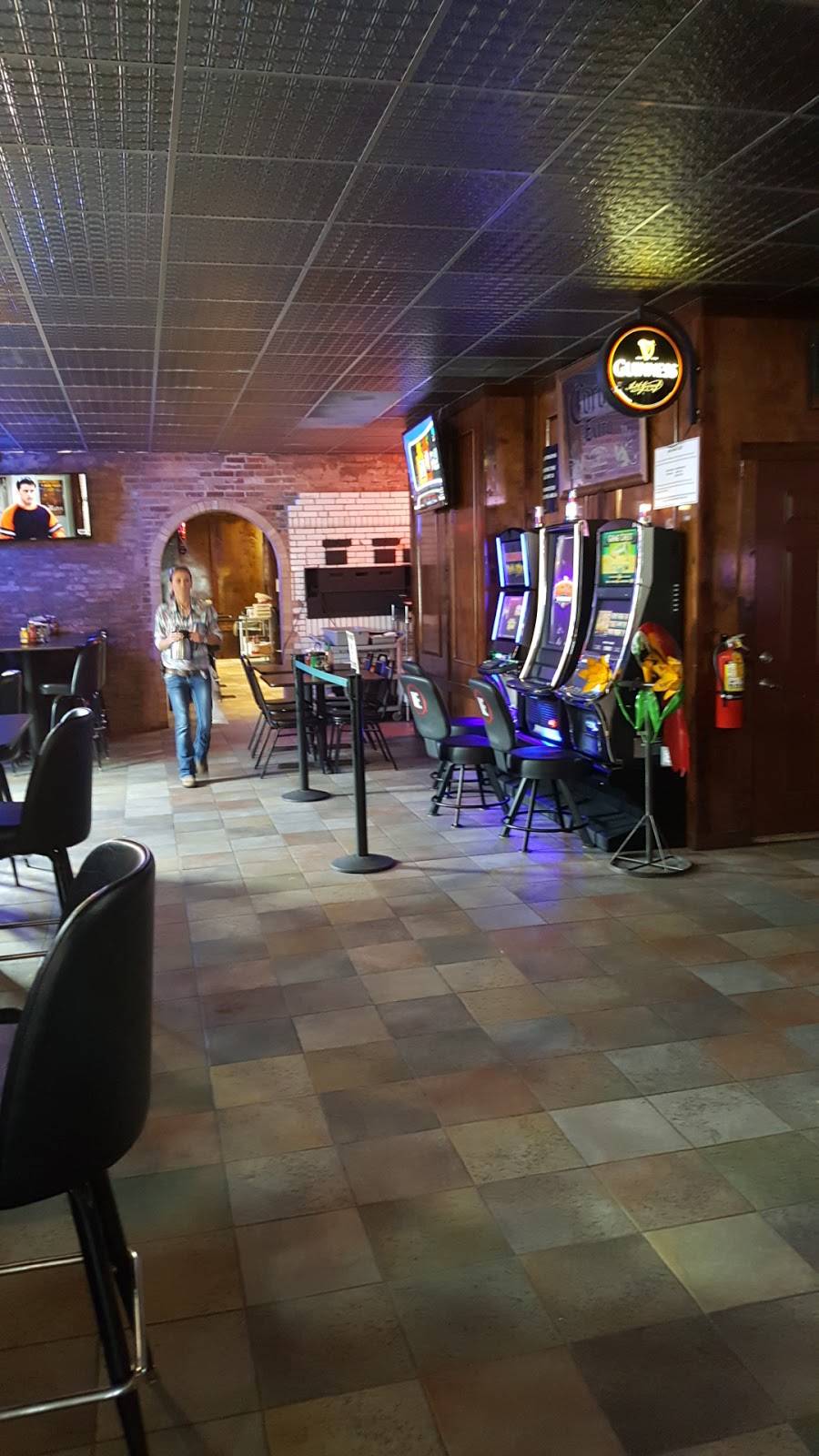 Corner Inn | restaurant | 118 S Magnolia St, Elmwood, IL 61529, USA | 3097411032 OR +1 309-741-1032