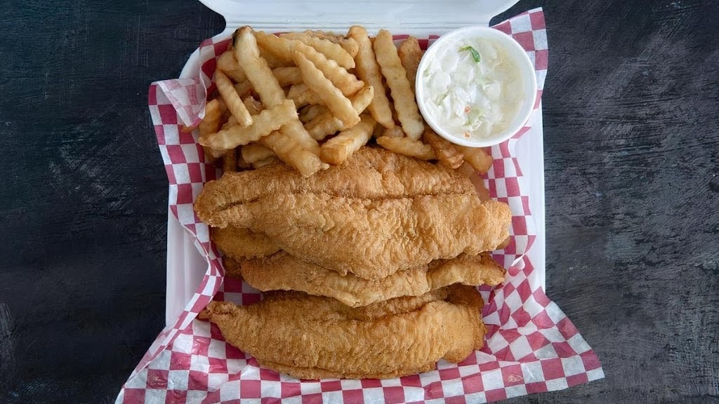 Sharks Fish & Chicken - Blytheville | restaurant | 119 N Service Rd, Blytheville, AR 72315, USA | 8708242875 OR +1 870-824-2875