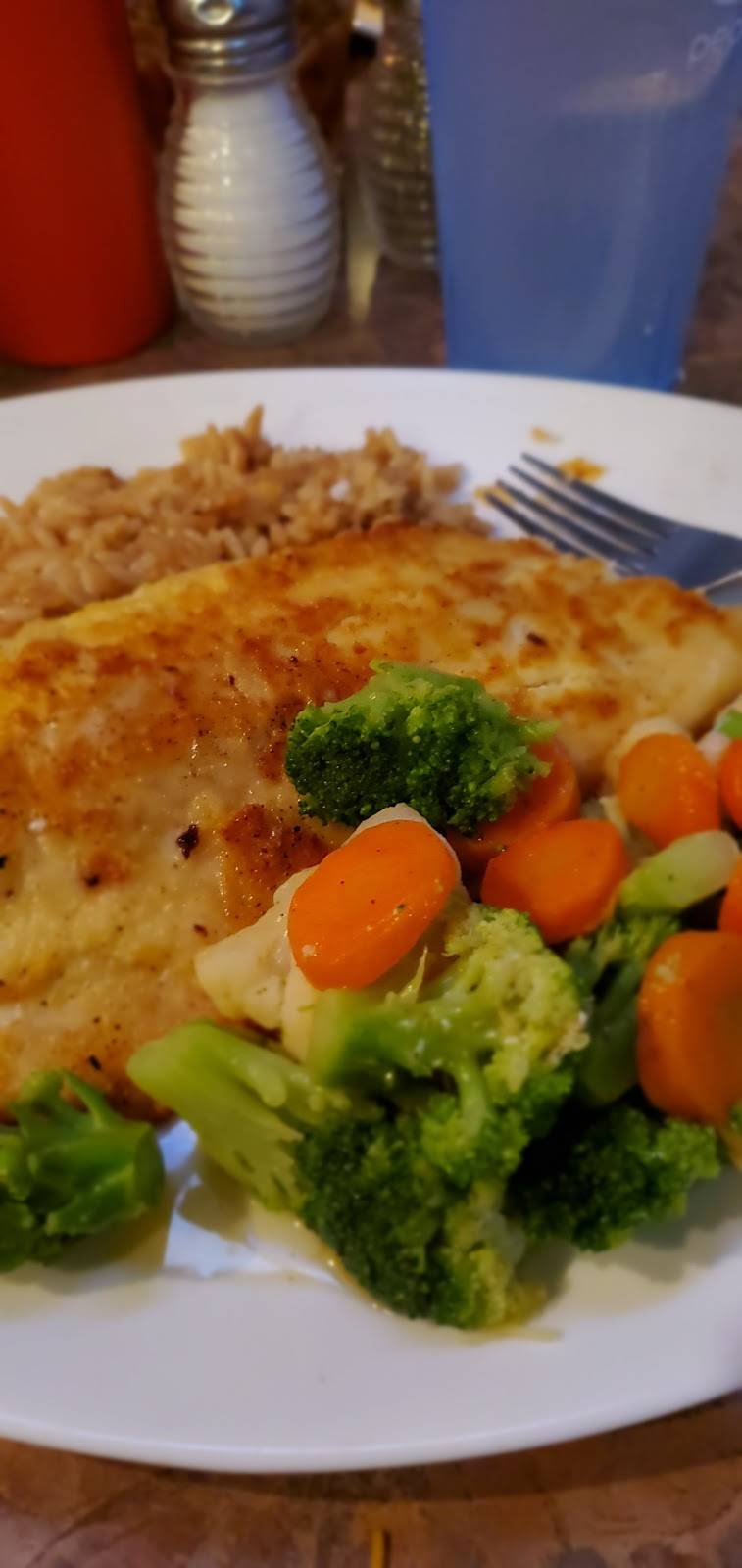 Nickys Lionhead Restaurant | restaurant | 331 Main Ave, De Pere, WI 54115, USA | 9209832991 OR +1 920-983-2991