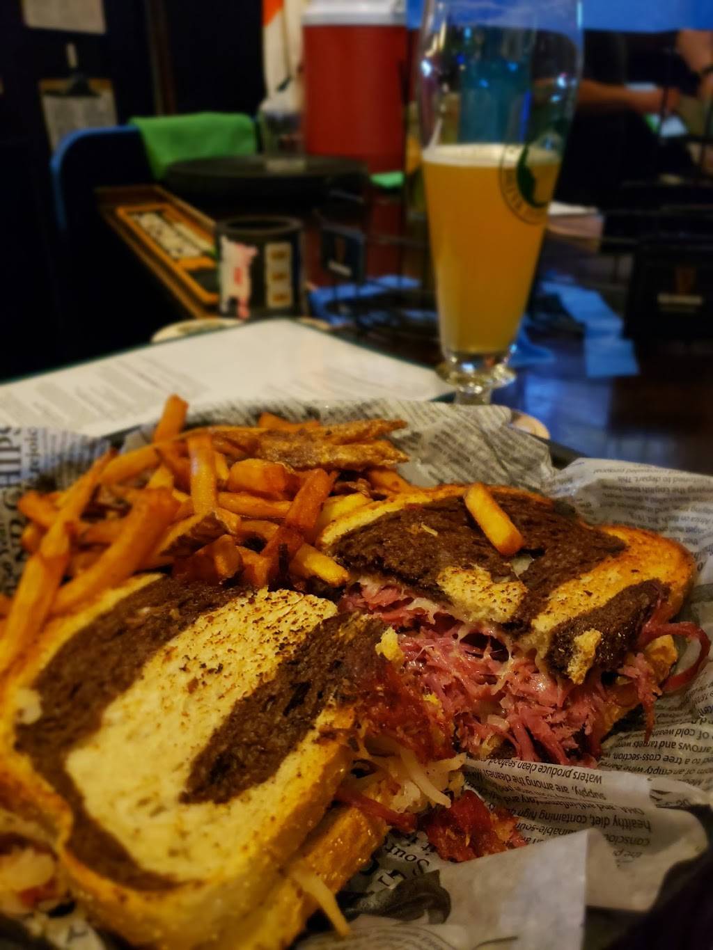 Dublins Irish Pub | restaurant | 2070 W 9th Ave, Oshkosh, WI 54904, USA | 9203850277 OR +1 920-385-0277