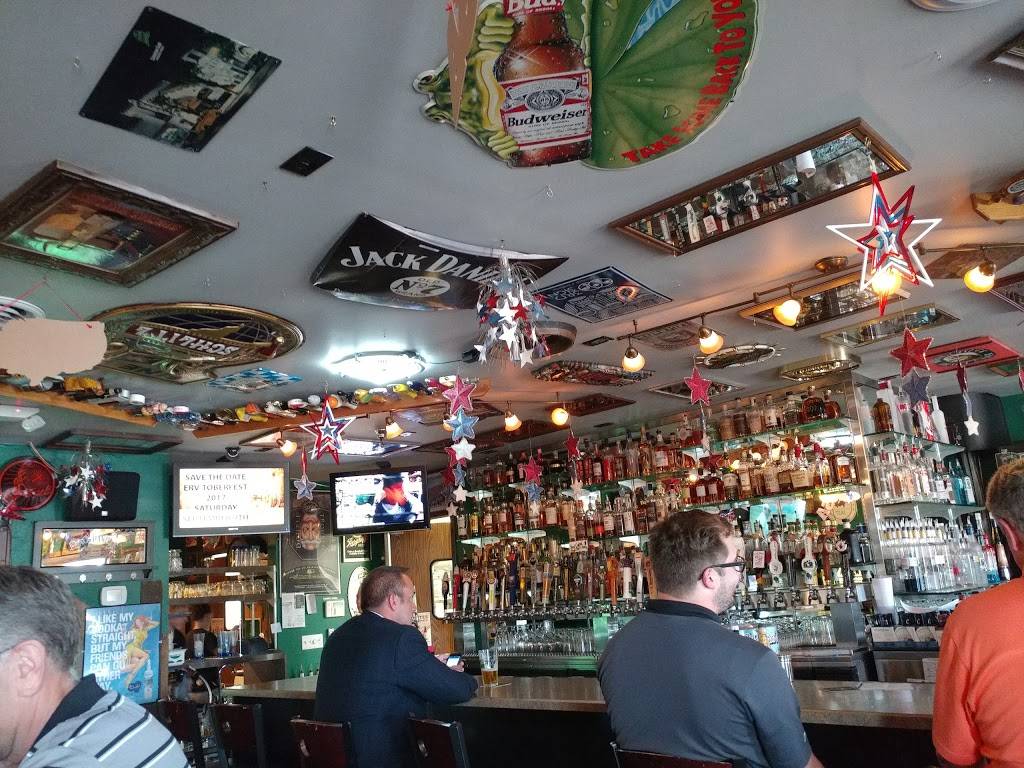 Ervs Mug | restaurant | 130 W Ryan Rd, Oak Creek, WI 53154, USA | 4147625010 OR +1 414-762-5010