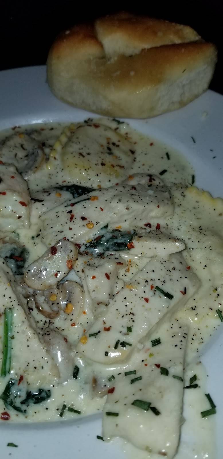 Paps Italian Grill | restaurant | 632 TX-16, Bandera, TX 78003, USA | 8307969400 OR +1 830-796-9400