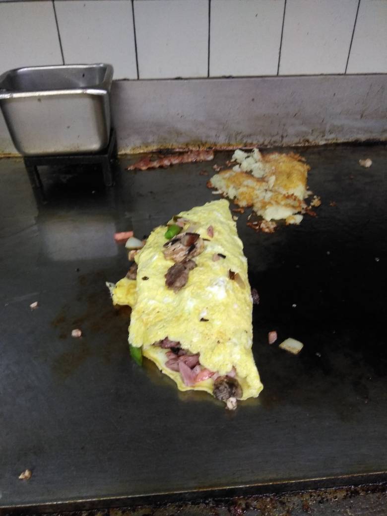 Freds Place Inc. | restaurant | 544 W Lake St, Elmhurst, IL 60126, USA | 6308342426 OR +1 630-834-2426