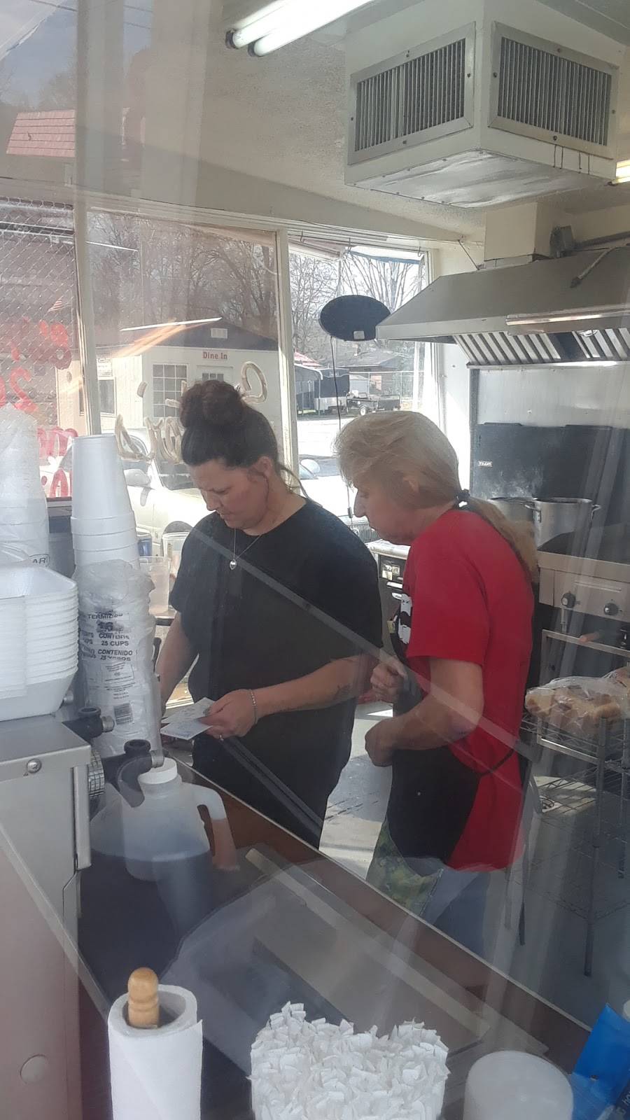 Tasty Freeze Drive In | restaurant | Northside Dr, Gaffney, SC 29340, USA | 8644890602 OR +1 864-489-0602