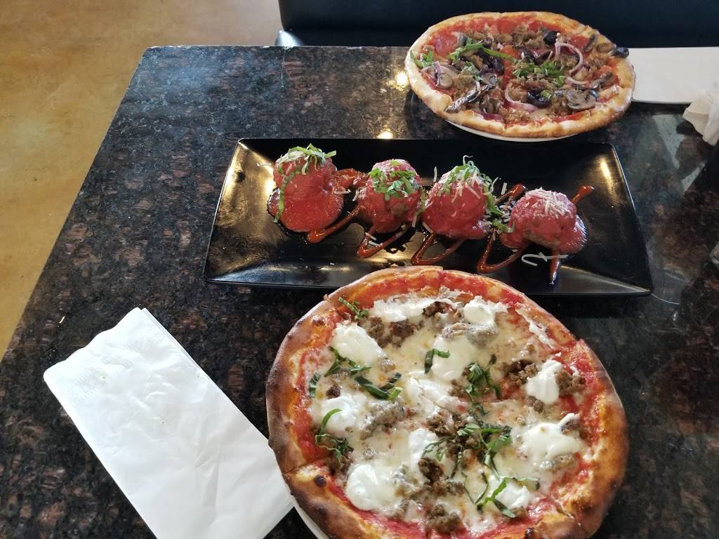 Tony Saccos Coal Oven Pizza - Estero, FL | restaurant | 8001 Plaza del Lago Dr, Estero, FL 33928, USA | 2399486697 OR +1 239-948-6697