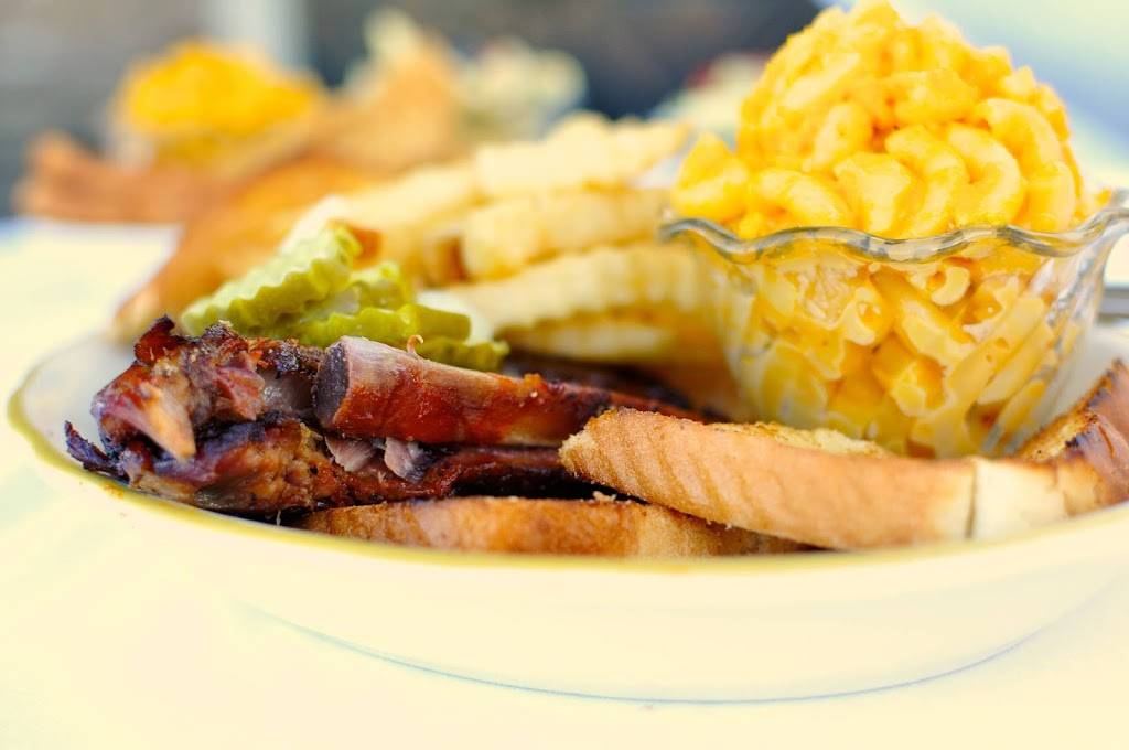 Carey Hilliards | restaurant | 3316 Skidaway Rd, Savannah, GA 31404, USA | 9123547240 OR +1 912-354-7240