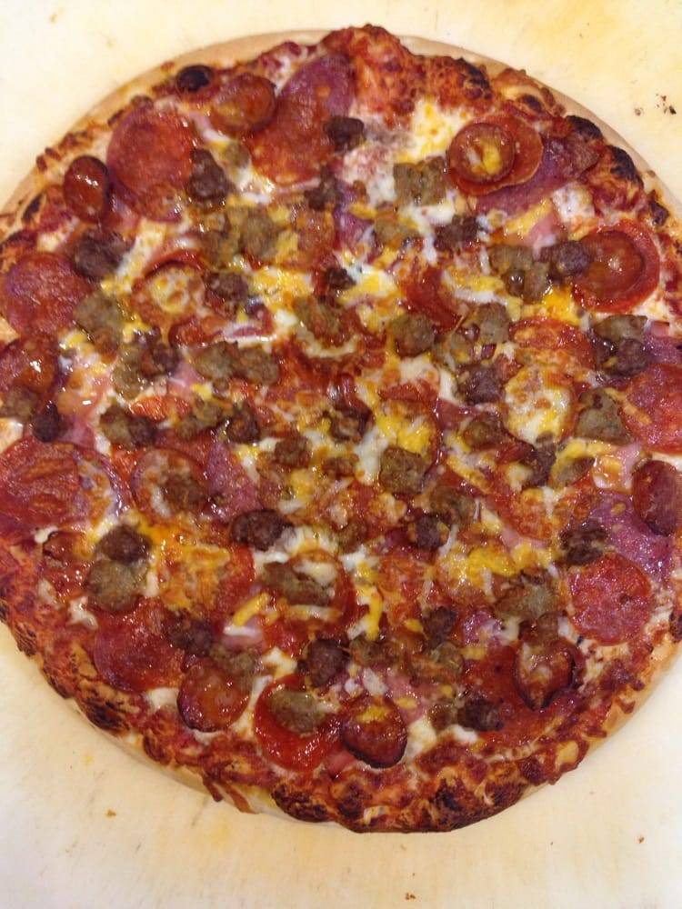 Straw Hat Pizza | restaurant | 1053 1st St, Gilroy, CA 95020, USA | 4088422745 OR +1 408-842-2745