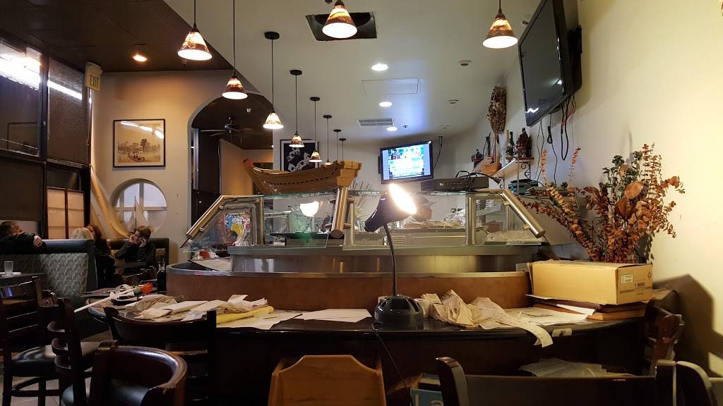 Pearl Sushi Lovers | restaurant | 340 E 10th St ste a, Gilroy, CA 95020, USA | 4087672972 OR +1 408-767-2972