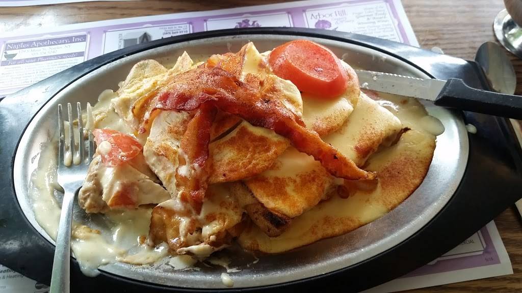 Bob & Ruths Vineyard Restaurant | restaurant | 204 N Main St, Naples, NY 14512, USA | 5853745122 OR +1 585-374-5122