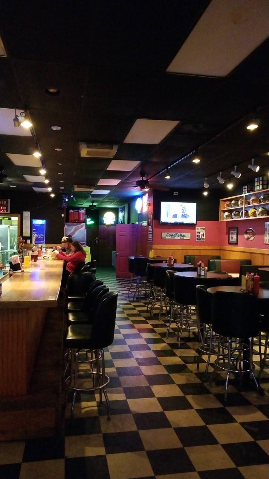 Goodfellas | restaurant | 2709 Lee Ave, Sanford, NC 27332, USA | 9197762510 OR +1 919-776-2510