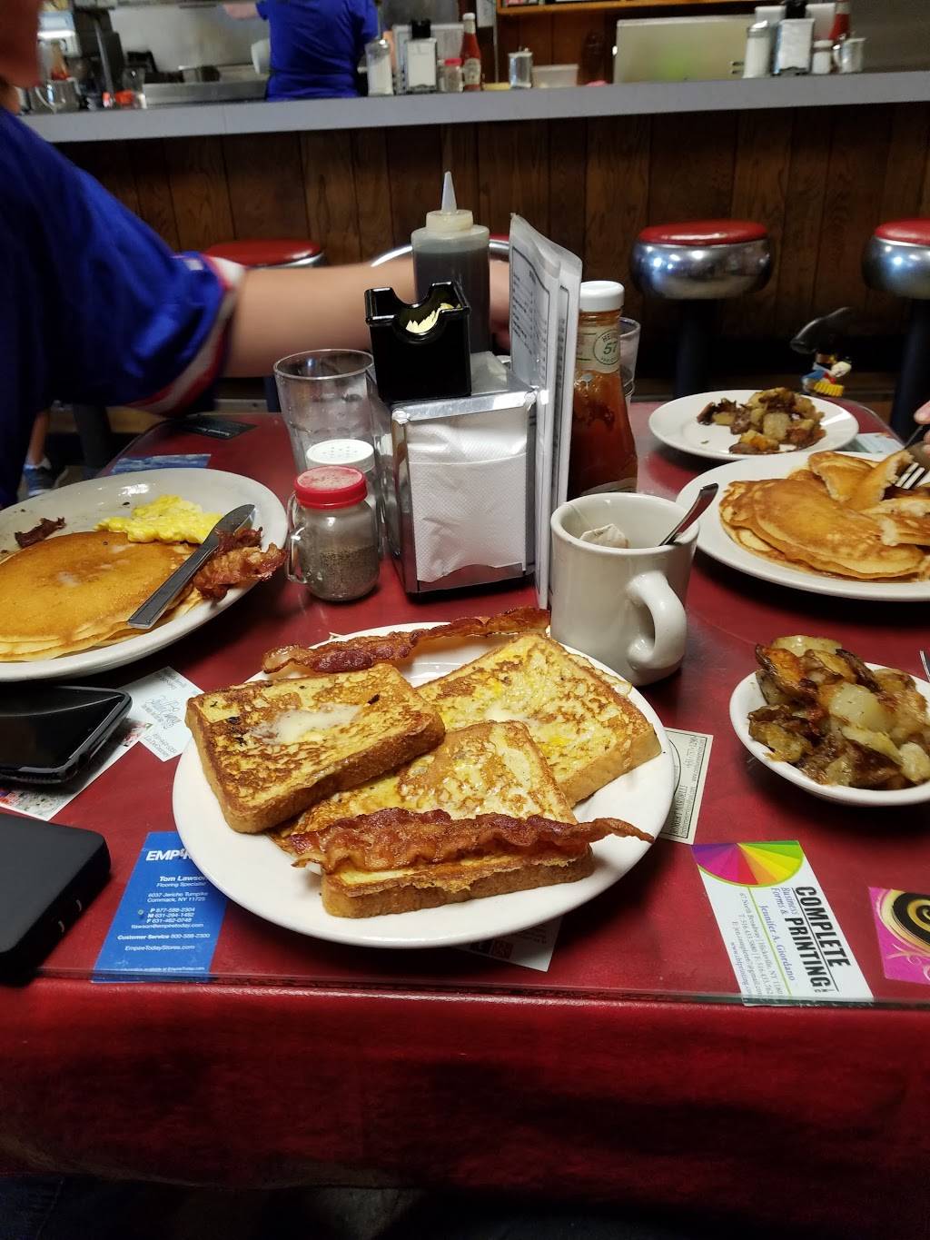 Lollys Hut | meal takeaway | 1290 Old Country Rd, Riverhead, NY 11901, USA | 6317277020 OR +1 631-727-7020