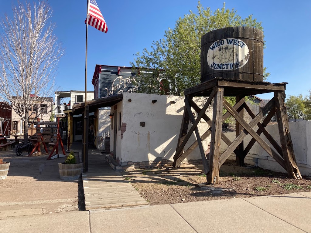 djs Wild West Junction | restaurant | 321 E Rte 66, Williams, AZ 86046, USA | 9286354512 OR +1 928-635-4512