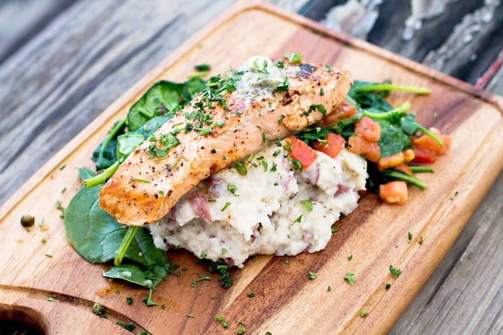 The Backyard Grub n Brews | restaurant | 26509 Golden Valley Rd, Santa Clarita, CA 91350, USA | 6612861165 OR +1 661-286-1165