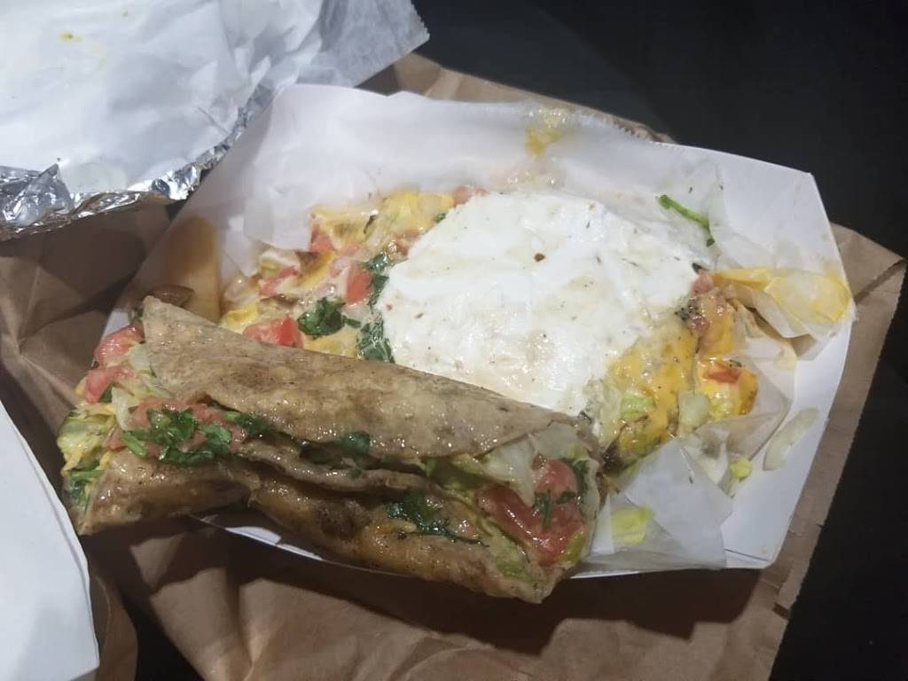 Taylormade Que | restaurant | 6717 S Halsted St, Chicago, IL 60621, USA | 8722443616 OR +1 872-244-3616