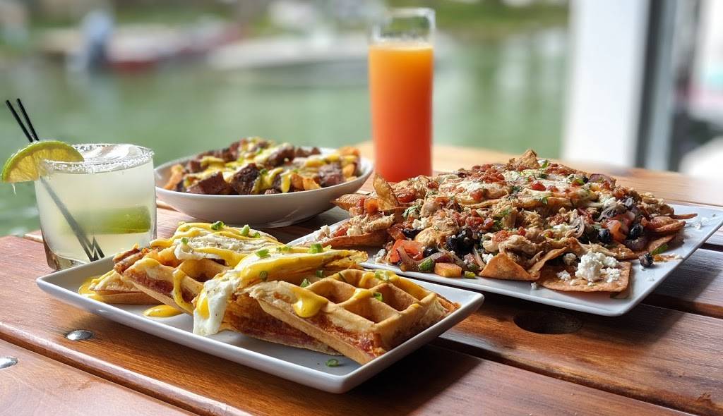 ICC - Waterfront Restaurant, Bar & Ballroom | restaurant | E1171 County Q, Waupaca, WI 54981, USA | 7152583332 OR +1 715-258-3332