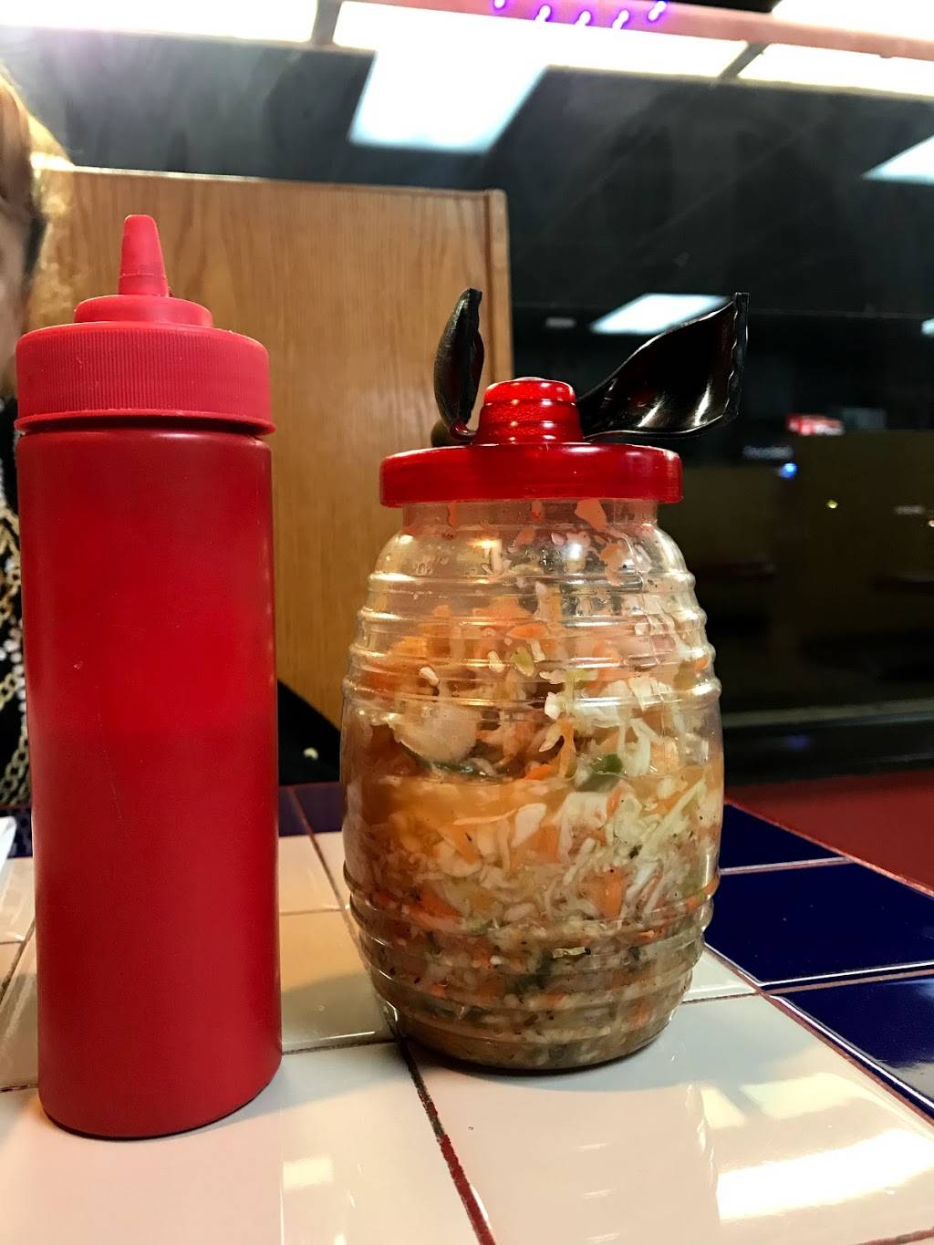 Restaurante y pupuseria las comadres LLC | restaurant | 2747 Clyde Park Ave SW, Wyoming, MI 49509, USA | 6168053341 OR +1 616-805-3341