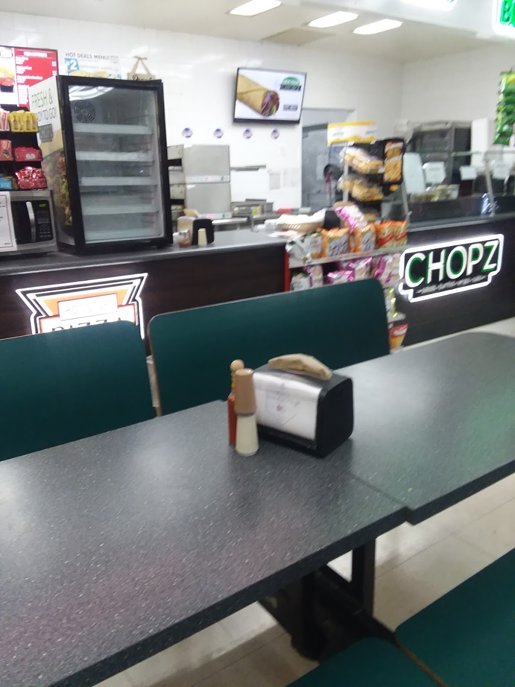 Hot Stuff Pizza | restaurant | 4102 AZ-87, Pine, AZ 85544, USA | 9284763535 OR +1 928-476-3535